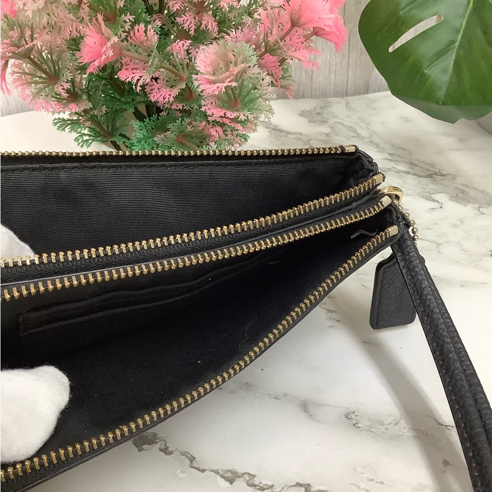 GUC Coach Pebbled Leather Black Doubled Zipper Wristlet with Gold Logo - Picture 8 of 8